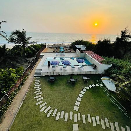 Kay'S By The Sea Hotel Ajgaon Ngoại thất bức ảnh