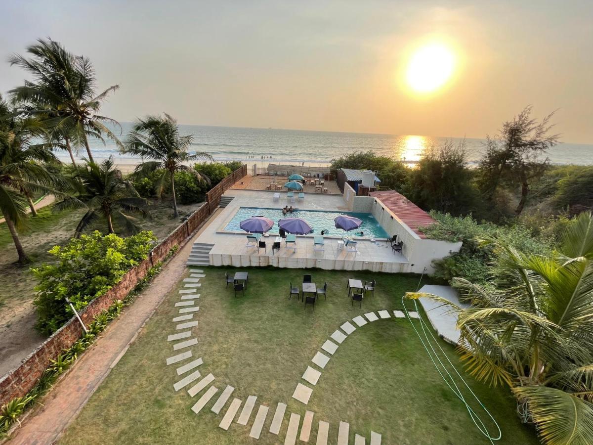 Kay'S By The Sea Hotel Ajgaon Ngoại thất bức ảnh